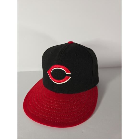 New Era 59FIFTY Cincinnati Reds 7 1/4 Fitted Cap Black MLB On-Field Streetwear - Picture 1 of 6